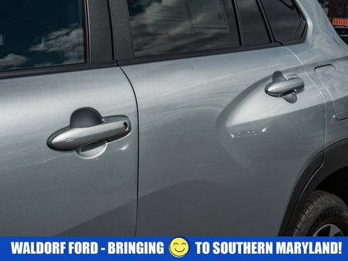 Used 2023 Toyota Corolla Cross XLE w/ Convenience Package image 18