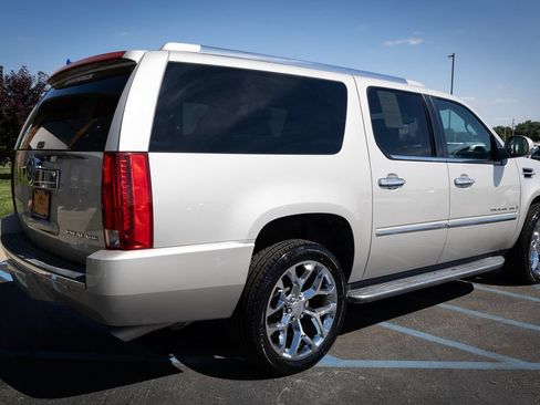 Used 2008 Cadillac Escalade ESV AWD image 27
