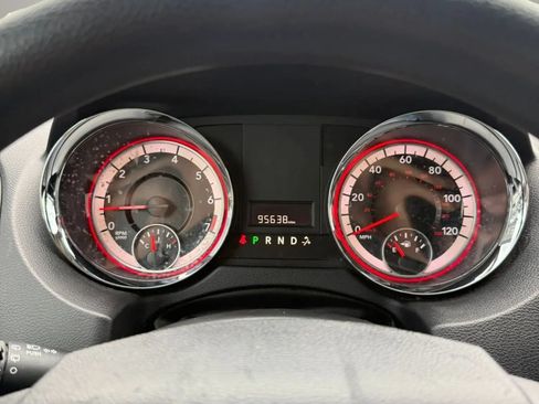 Used 2019 Dodge Grand Caravan SE w/ UConnect Hands-Free Group FWD image 19