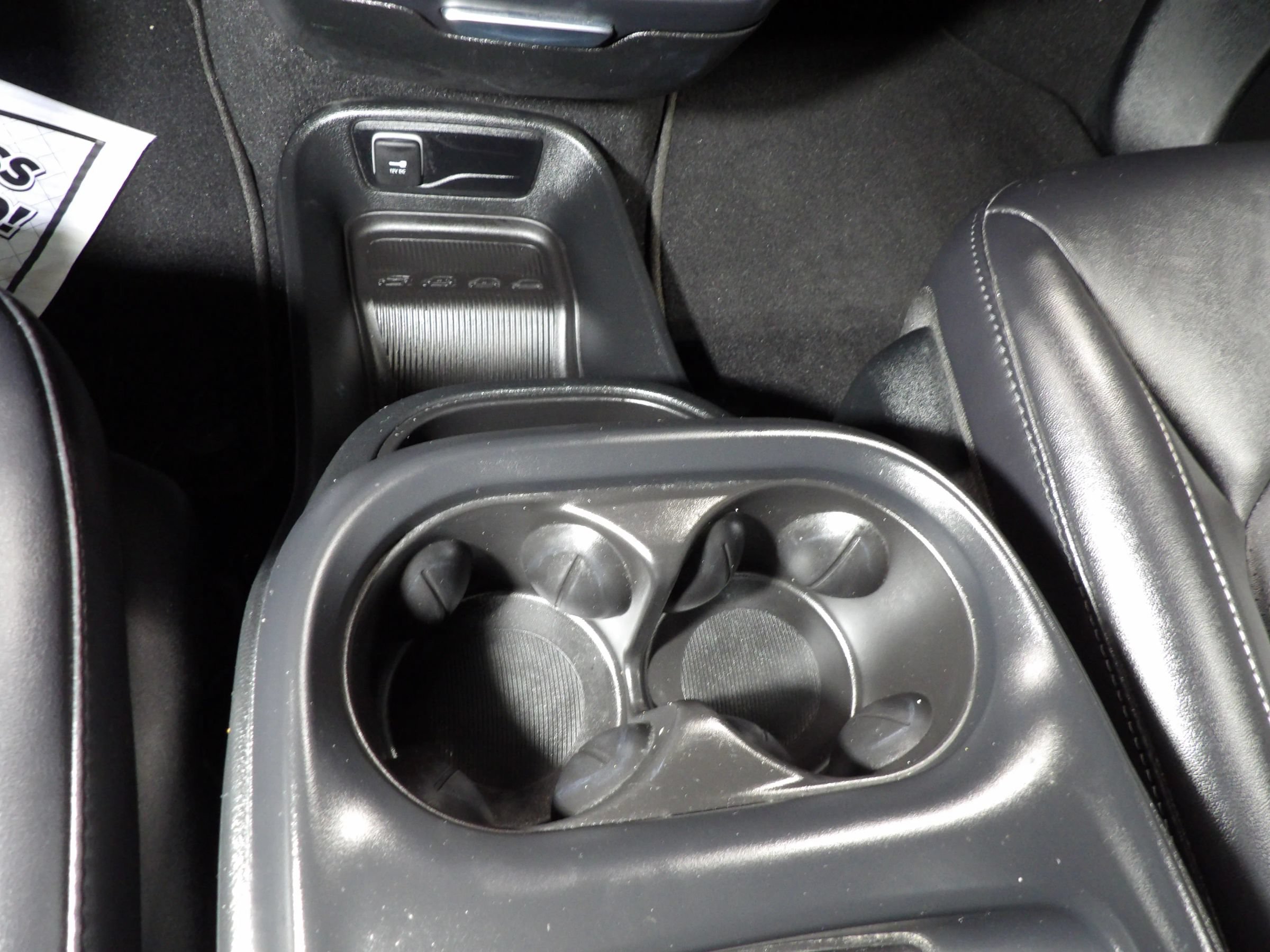 Used 2025 Chrysler Pacifica Select FWD image 21