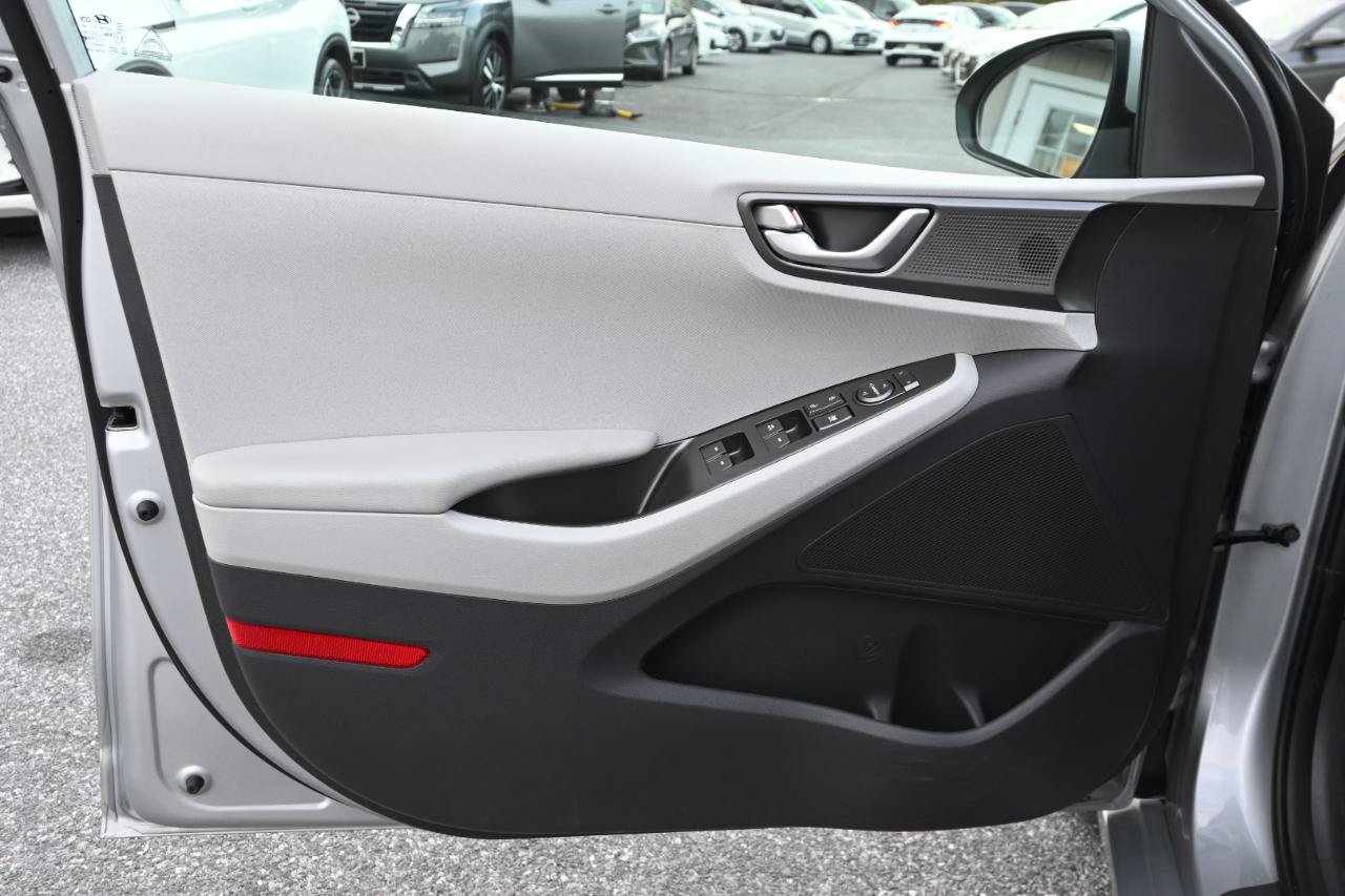 Used 2020 Hyundai Ioniq Blue FWD image 12