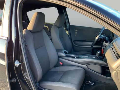 Used 2019 Honda HR-V Sport image 9