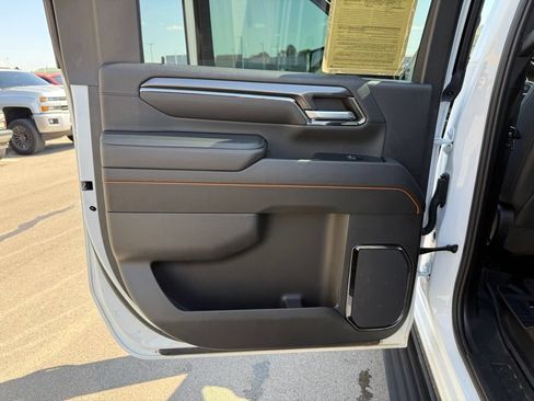 Used 2024 GMC Sierra 2500 AT4 w/ AT4 Premium Plus Package AWD/4WD image 14