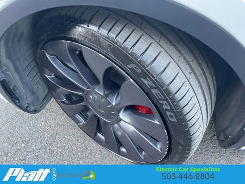 Used 2022 Tesla Model Y Performance image 17