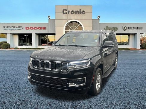 Used 2024 Jeep Wagoneer 2WD image 7