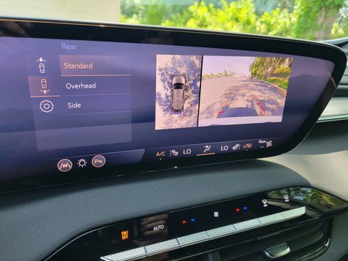 Certified 2025 Buick Enclave Preferred FWD image 22