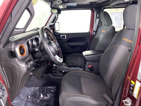 Used 2022 Jeep Gladiator Mojave w/ Cold Weather Group image 15