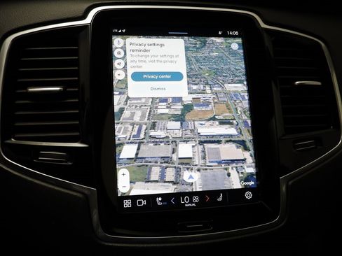 Used 2024 Volvo XC90 B6 Ultimate w/ Lounge Package image 9