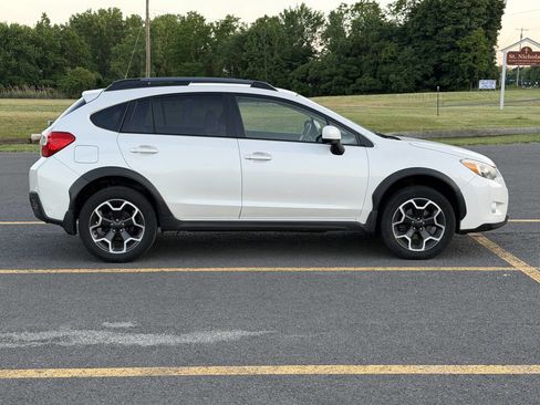 Used 2014 Subaru Crosstrek 2.0i Premium w/ Moonroof Package AWD/4WD image 4