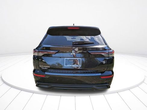 New 2025 Mitsubishi Outlander ES image 5