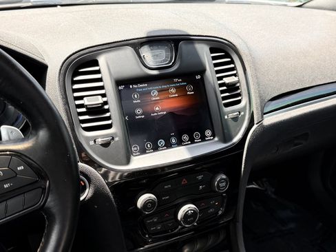 Used 2019 Chrysler 300 S w/ S Model Appearance Package RWD image 38