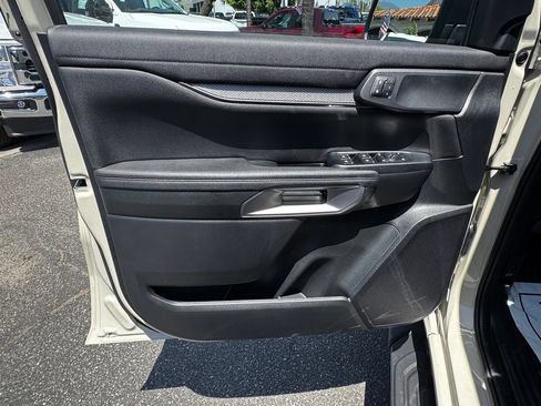 New 2026 Ford Ranger Lariat w/ Black Appearance Package RWD image 18