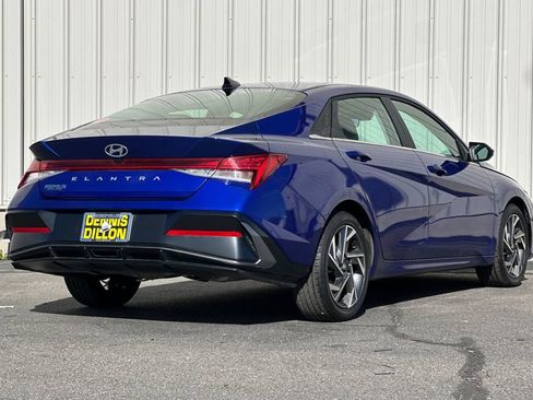 Used 2024 Hyundai Elantra SEL w/ Convenience Package image 4