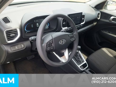 Certified 2026 Hyundai Venue SE image 15