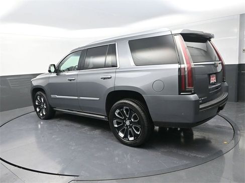 Used 2019 Cadillac Escalade Platinum image 5