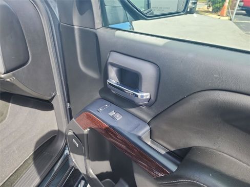 Used 2018 GMC Sierra 1500 SLT w/ Enhanced Driver Alert Package image 23