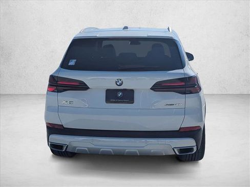 New 2026 BMW X5 sDrive40i w/ Climate Comfort Package image 7