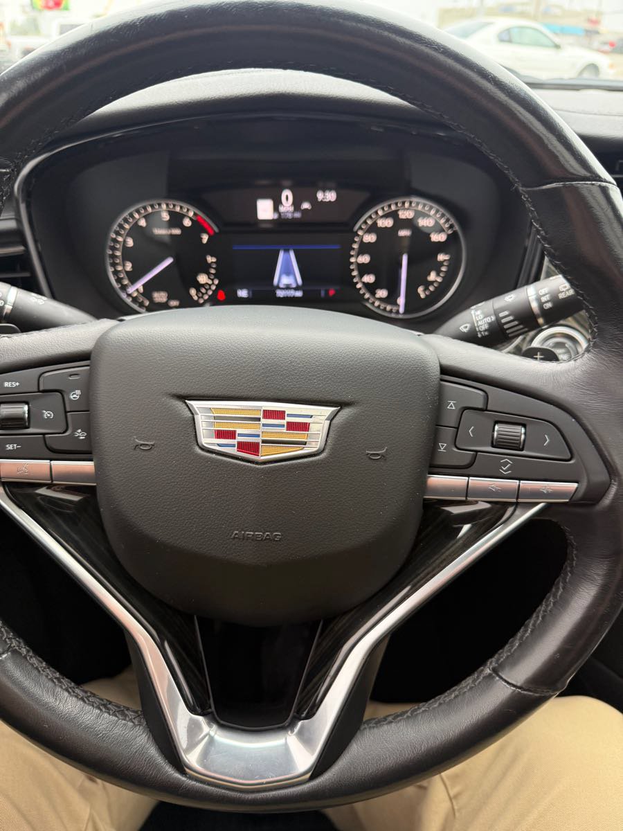 Used 2020 Cadillac XT6 Premium Luxury FWD image 17