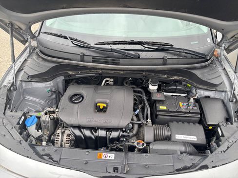 Used 2025 Kia Soul LX w/ LX Technology Package FWD image 32