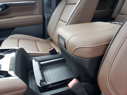 New 2026 Chevrolet Tahoe High Country w/ Sun And Tow Package image 31