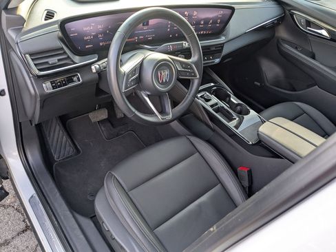 Used 2024 Buick Envision Preferred image 17