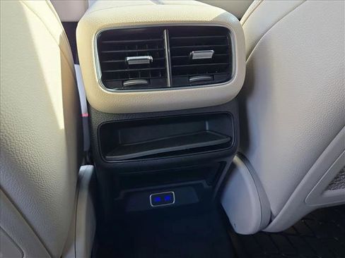 Used 2024 Mercedes-Benz GLE 450 4MATIC image 17