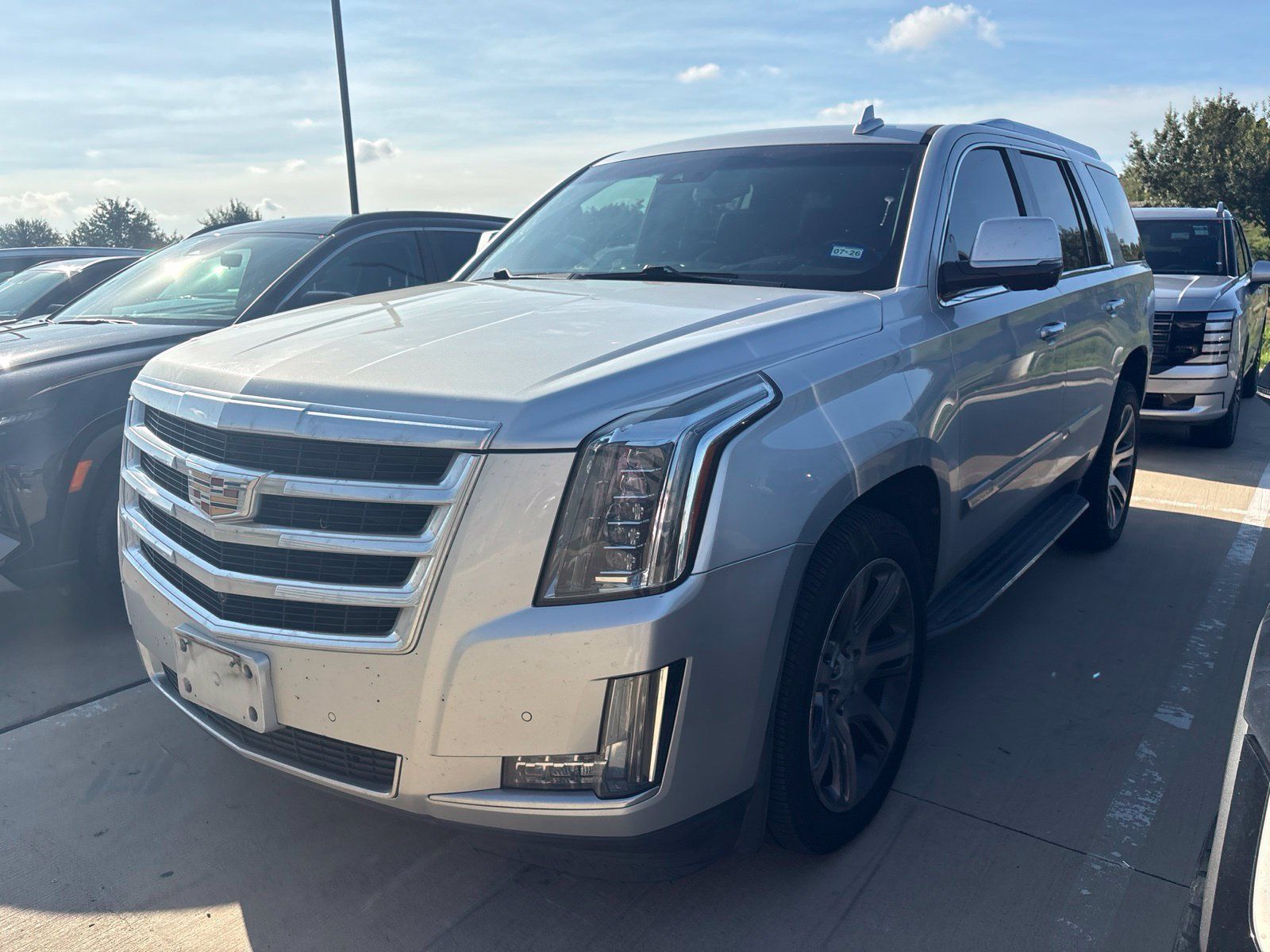 Used 2016 Cadillac Escalade Luxury AWD/4WD image 1