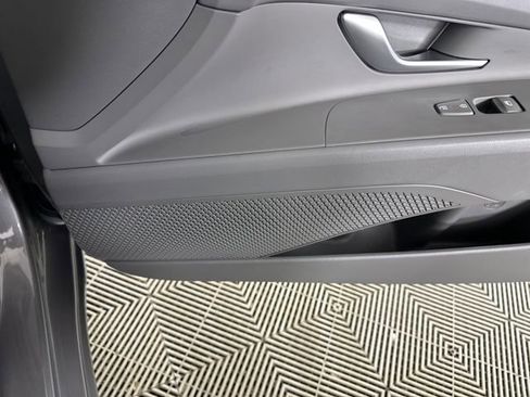 Certified 2024 Hyundai Elantra SE image 29