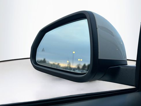 Used 2025 BMW X2 xDrive28i AWD/4WD image 16