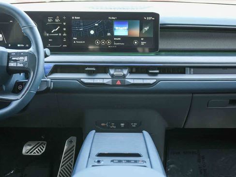 Certified 2024 Kia EV9 GT-Line AWD/4WD image 13