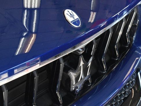 Used 2022 Maserati Levante Modena AWD/4WD image 7