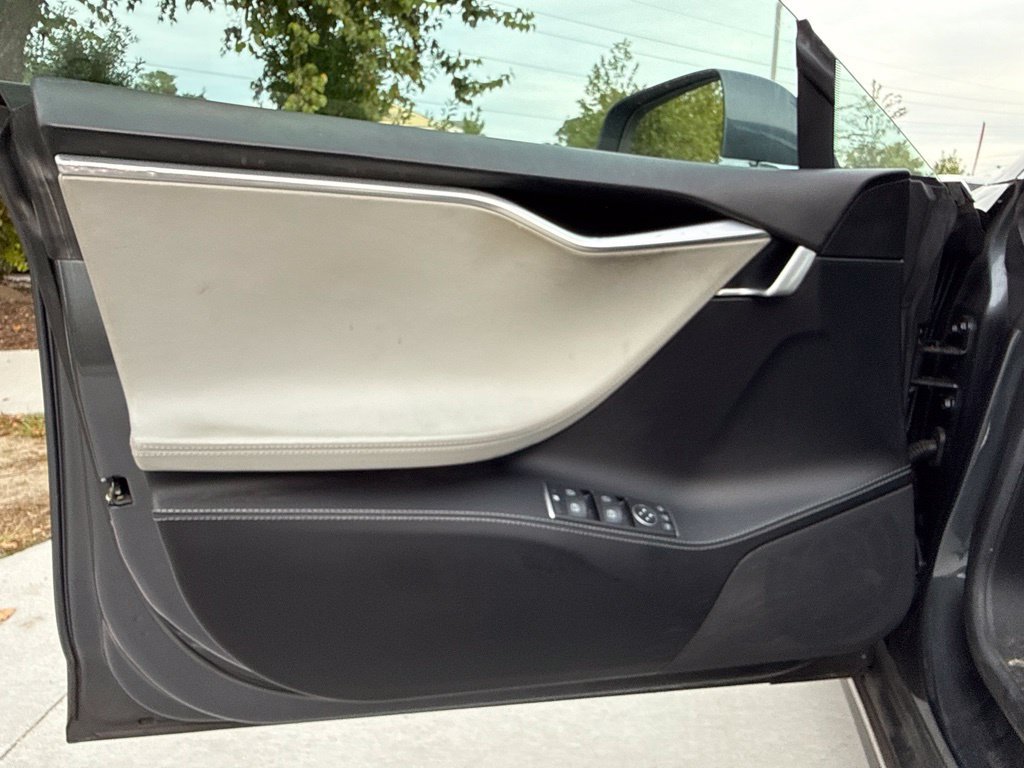 Used 2016 Tesla Model S 60 RWD image 10