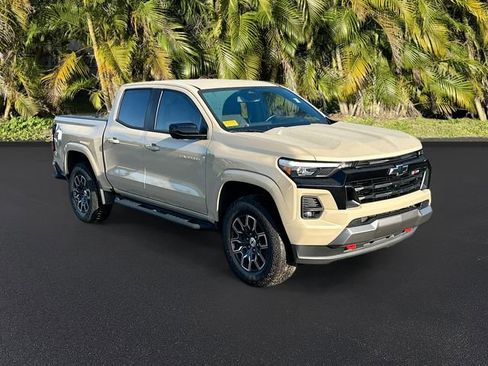 Used 2024 Chevrolet Colorado Z71 w/ Z71 Convenience Package 2 image 4