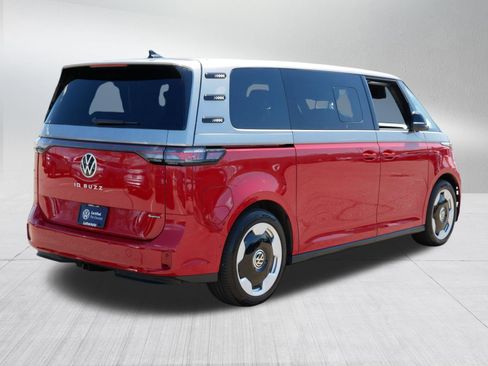 Certified 2025 Volkswagen ID. Buzz Pro S Plus AWD/4WD image 7