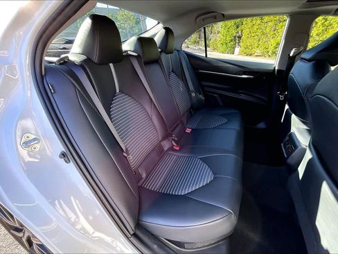 Used 2023 Toyota Camry SE image 19