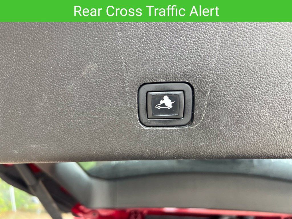 Certified 2020 Chevrolet Traverse LT FWD image 41