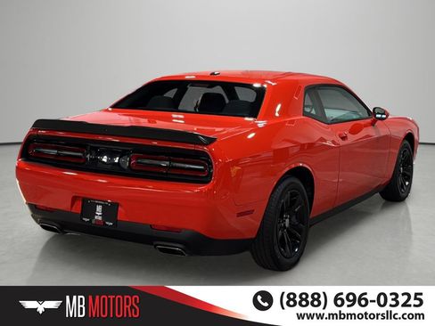 Used 2023 Dodge Challenger SXT RWD image 4