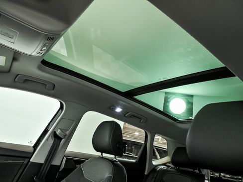 Used 2025 Volkswagen Taos SE image 14