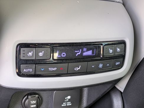 Used 2024 Hyundai Palisade SEL w/ Premium Package FWD image 18
