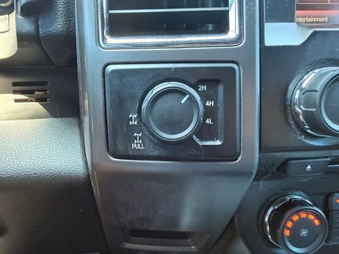 Used 2015 Ford F150 XLT w/ Equipment Group 302A Luxury AWD/4WD image 26