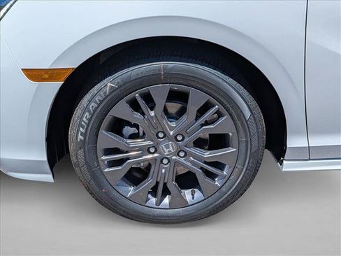 New 2026 Honda Odyssey Touring image 10