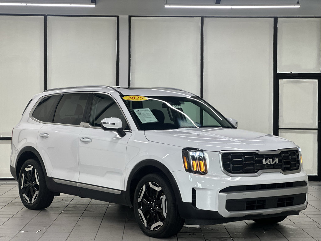 Used 2025 Kia Telluride S AWD/4WD image 1