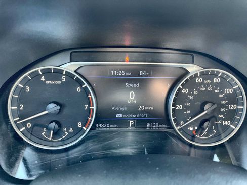 Used 2023 Nissan Altima 2.5 SR FWD image 10