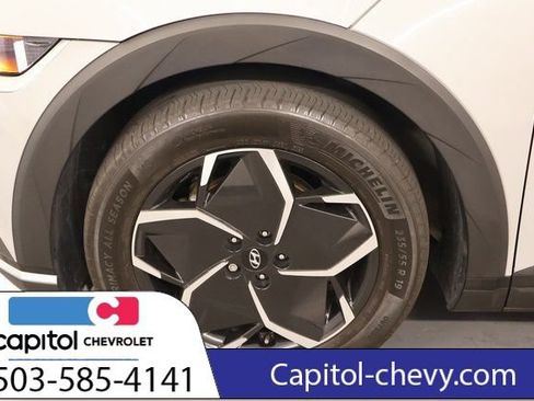 Used 2024 Hyundai Ioniq 5 SEL RWD image 9