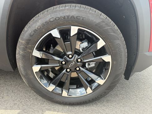 Used 2025 Chevrolet Equinox RS w/ Safety and Technology Package AWD/4WD image 9