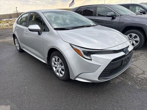 Certified 2023 Toyota Corolla LE image 1