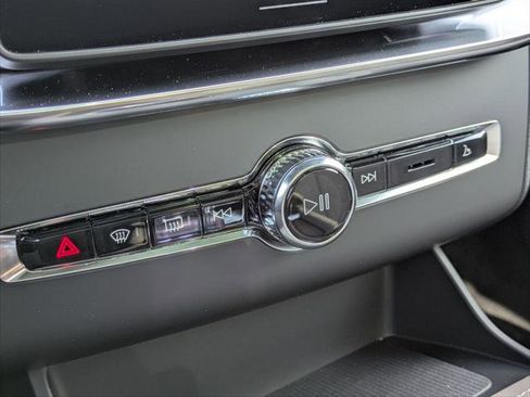 New 2026 Volvo XC90 T8 Plus w/ Protection Package Premier image 8