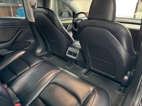 Used 2023 Tesla Model 3 Standard Range image 17