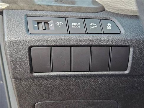 Used 2017 Hyundai Santa Fe Sport FWD image 13