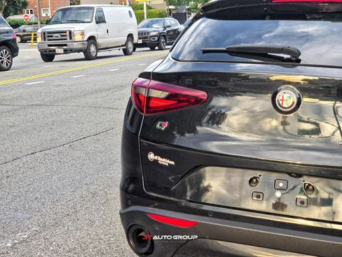Used 2022 Alfa Romeo Stelvio Sprint AWD/4WD image 17